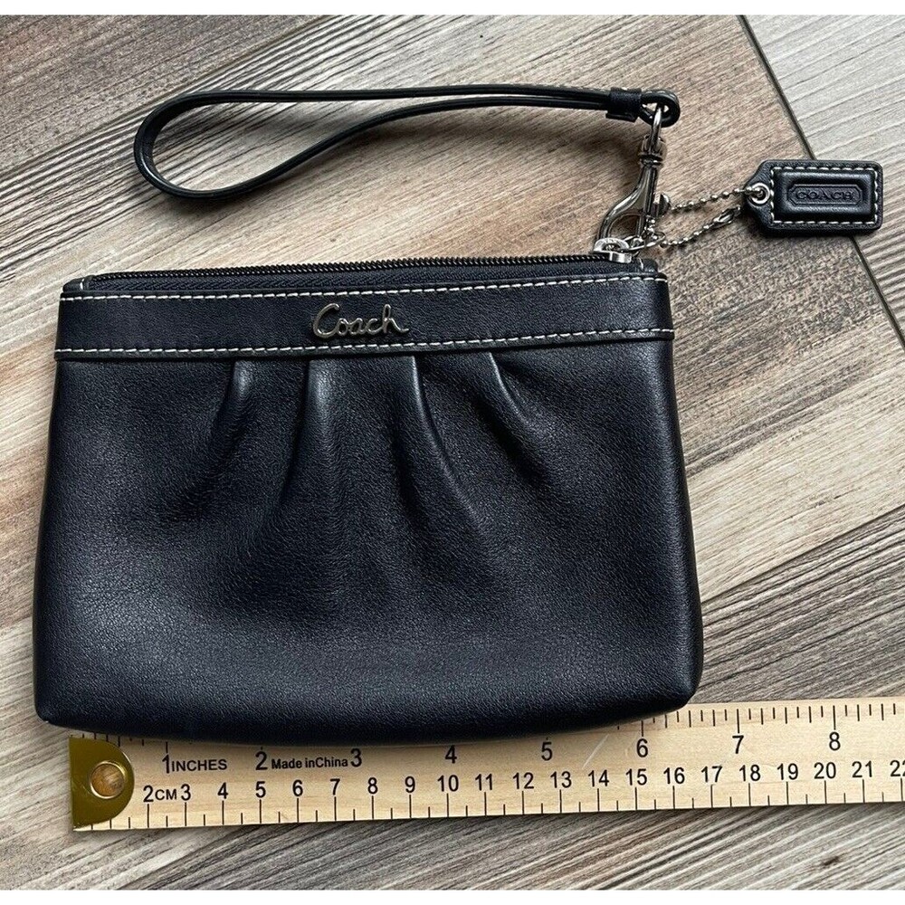 coach women’s Black leather wristlet Wallet - Picture 6 of 6